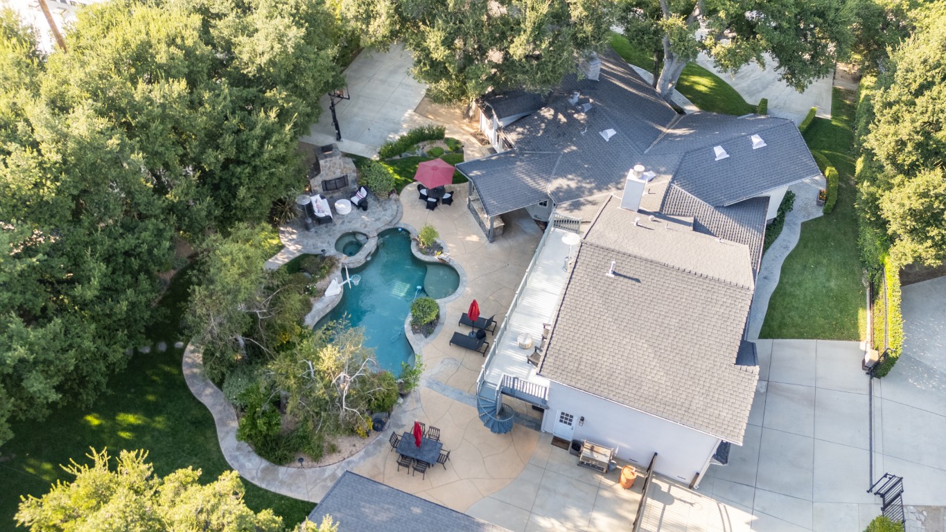 SOLD AND CLOSED! 23410 Maple St. Santa Clarita, CA | Rod McIntosh