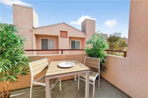 16700 Yukon Ave # 202, Torrance 90504 